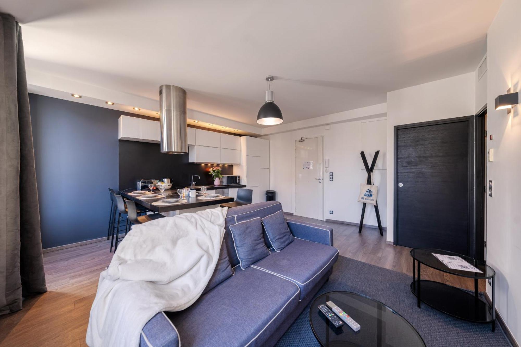 Heart Of Amazing Design Croisette Location Seller By Oiam